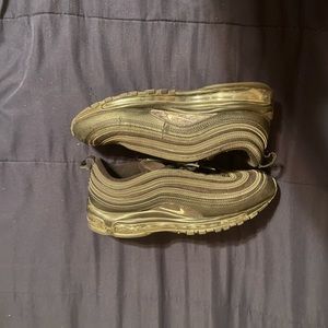 i no longer fit the shoe; PRICE IS NEGOTIABLE!